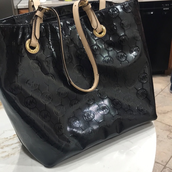 Michael Kors Handbags - Michael Kors Black Tote